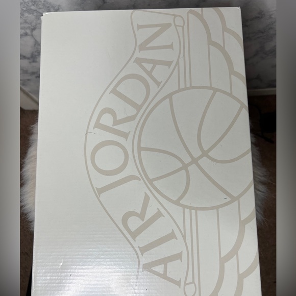 Chicago Retro Jordan 2 (Brand New) - Picture 3 of 8